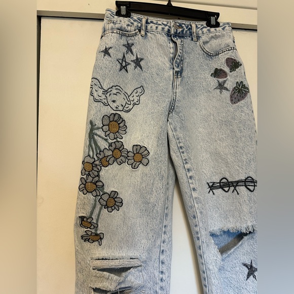Forever 21 Angel Doodle Embroidered 90s High Rise Jeans Size 29 - Picture 3 of 11